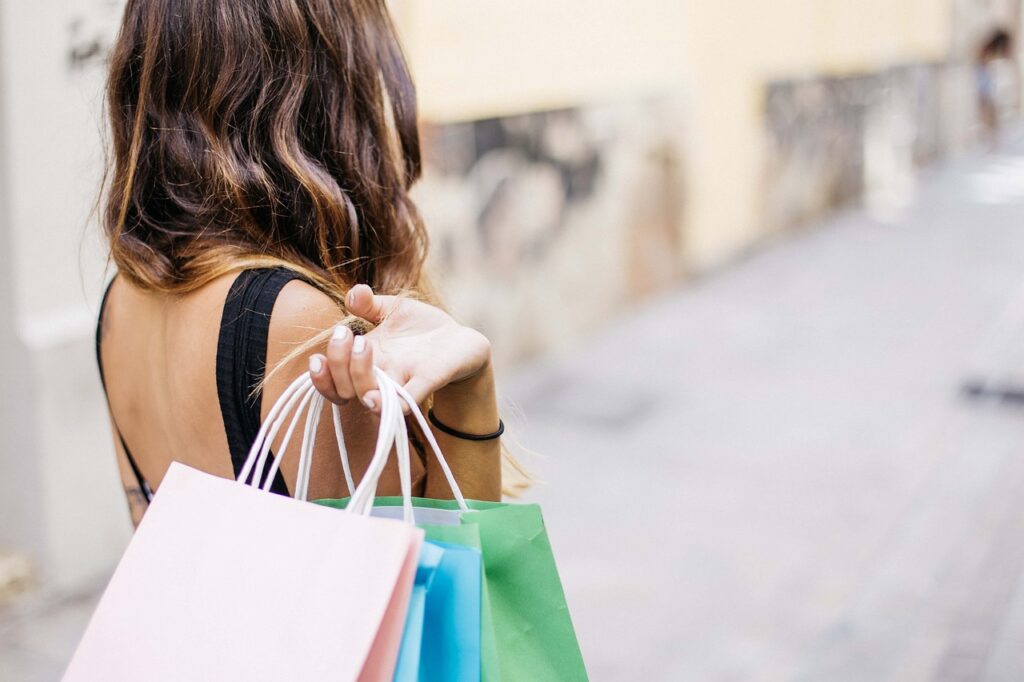 Saldi, da Confcommercio Genova un kit di risorse per gli esercenti: vademecum, cartelli e normativa